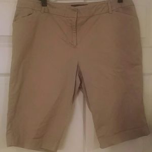 Ny and co tan shorts size 16